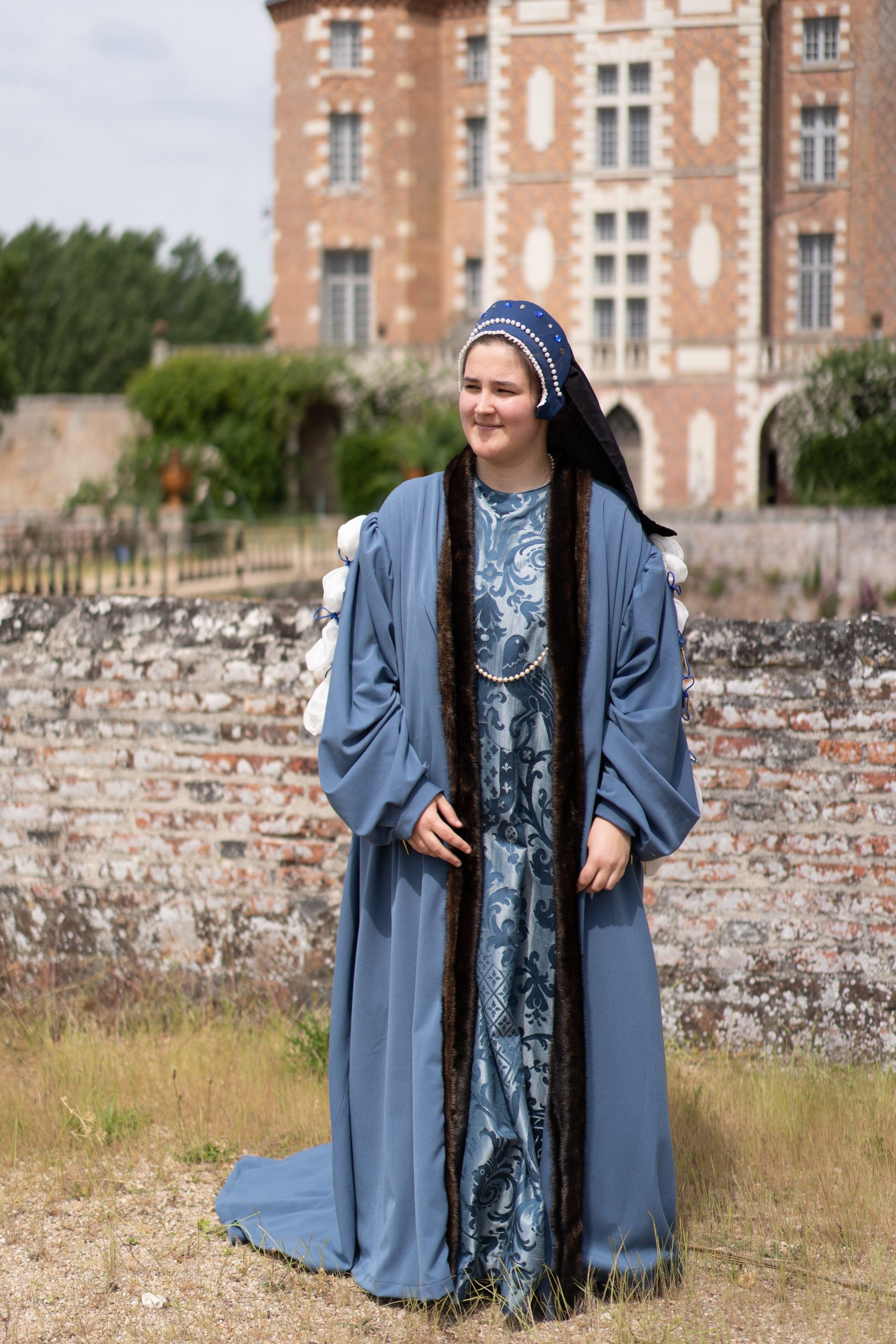 Costume féminin de style Tudor
