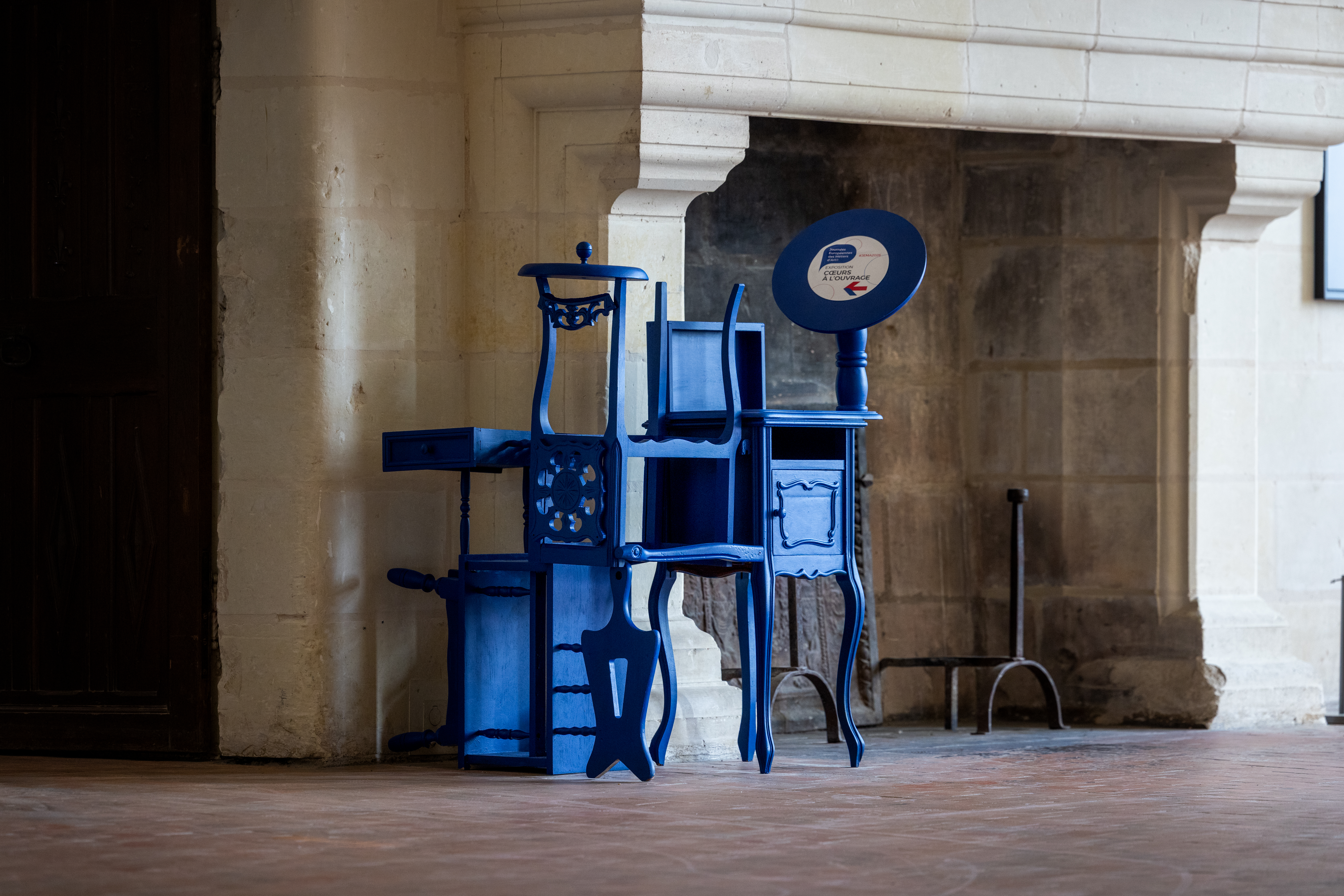 Totems de l&rsquo;exposition « Cœurs à l&rsquo;ouvrage »